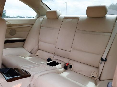Used 2010 BMW 328i Coupe w/ Premium Pkg RWD image 8