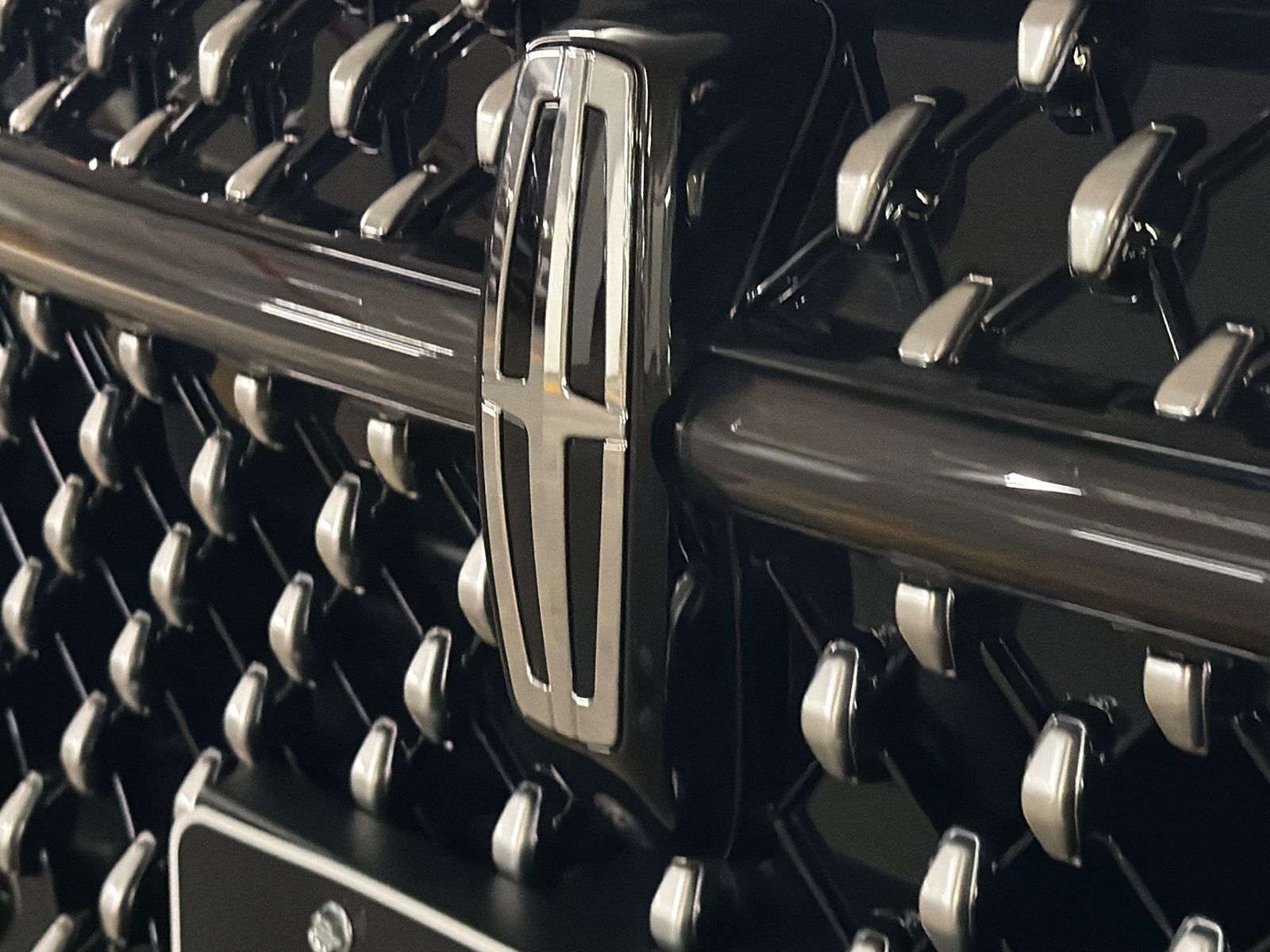 New 2026 Lincoln Nautilus Premier AWD/4WD image 12
