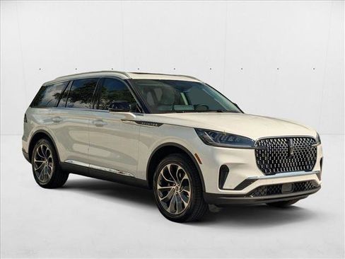 New 2025 Lincoln Aviator AWD image 5