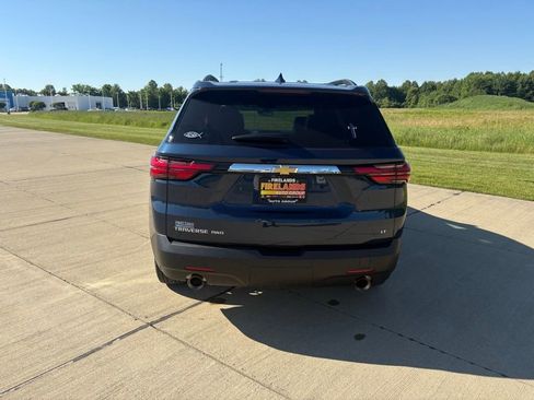 Used 2023 Chevrolet Traverse LT w/ LT Premium Package AWD/4WD image 5