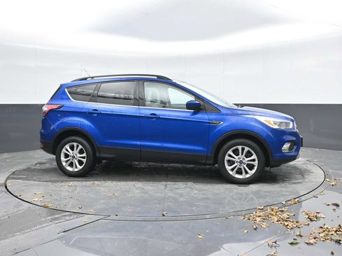 Used 2018 Ford Escape SE w/ SE Sync 3 Package image 9