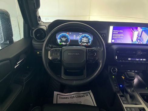 Used 2024 Toyota Land Cruiser image 32