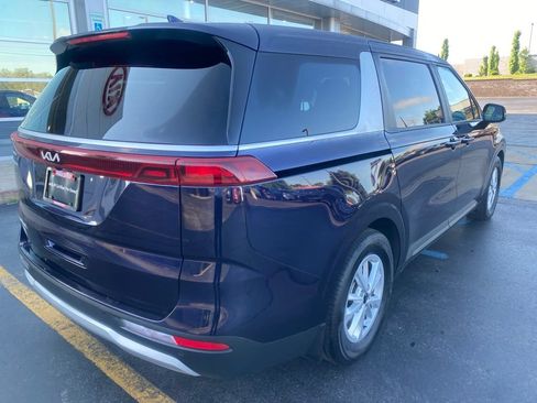 Used 2024 Kia Carnival LX FWD image 12
