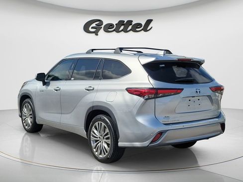 Used 2021 Toyota Highlander Platinum FWD image 6