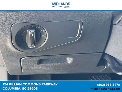 Used 2024 Volkswagen Tiguan SE FWD image 17