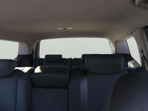 Used 2009 Kia Borrego LX image 13