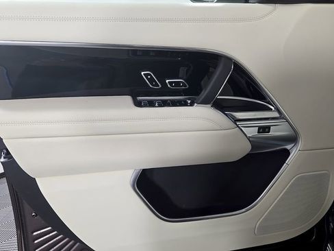 New 2026 Land Rover Range Rover SE image 12