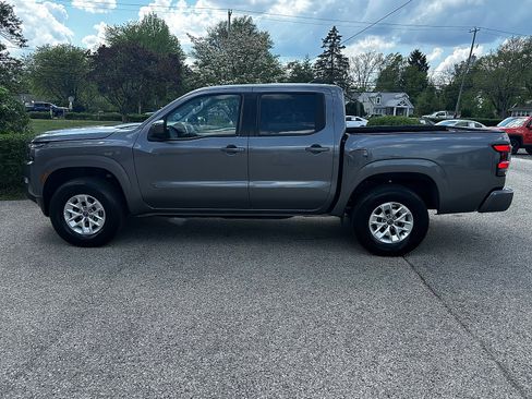 Used 2024 Nissan Frontier SV image 8