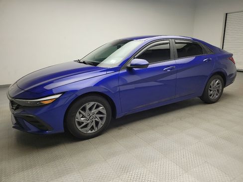 Used 2024 Hyundai Elantra SEL FWD image 2