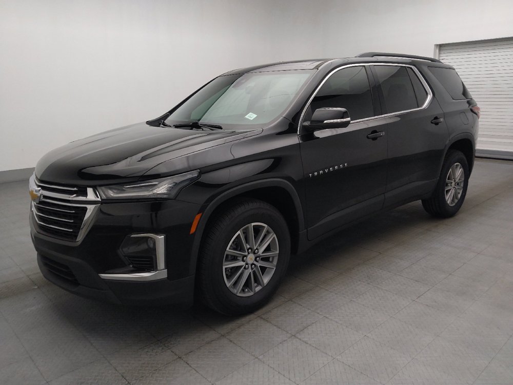 Used 2023 Chevrolet Traverse LT FWD image 2