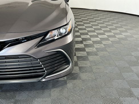 Used 2024 Toyota Camry LE FWD image 9