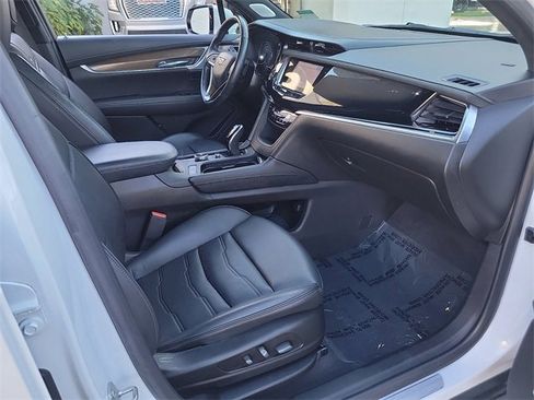 Certified 2022 Cadillac XT6 Premium Luxury w/ Platinum Package image 19