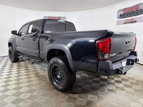 Used 2019 Toyota Tacoma TRD Off-Road image 6
