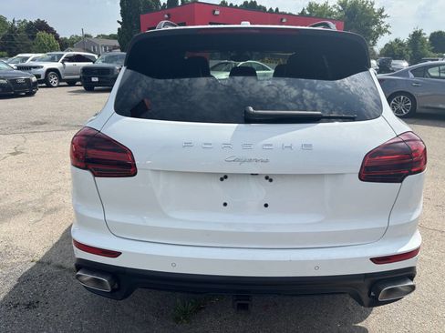 Used 2018 Porsche Cayenne Platinum Edition AWD/4WD image 5