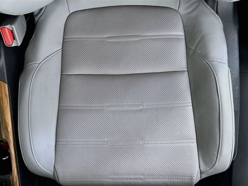 Used 2022 Honda CR-V Touring image 19