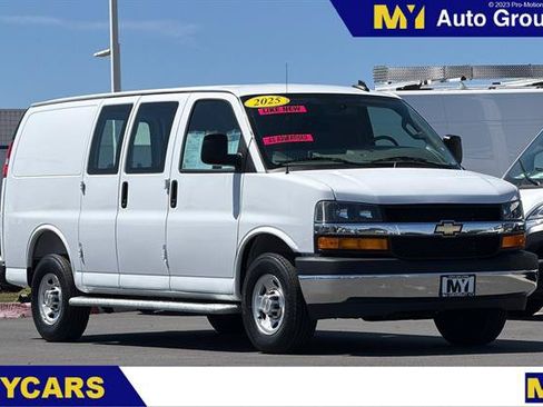 Used 2025 Chevrolet Express 2500 w/ Driver Convenience Package RWD image 1