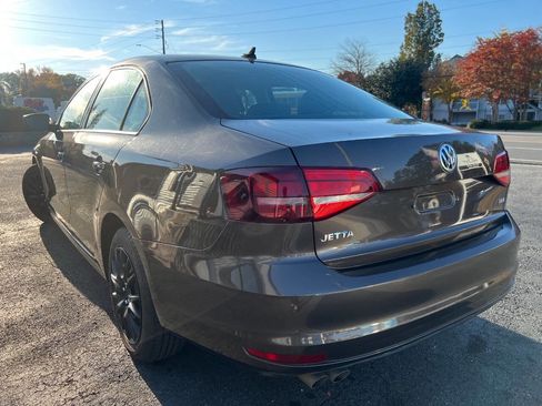 Used 2015 Volkswagen Jetta TDI S image 7