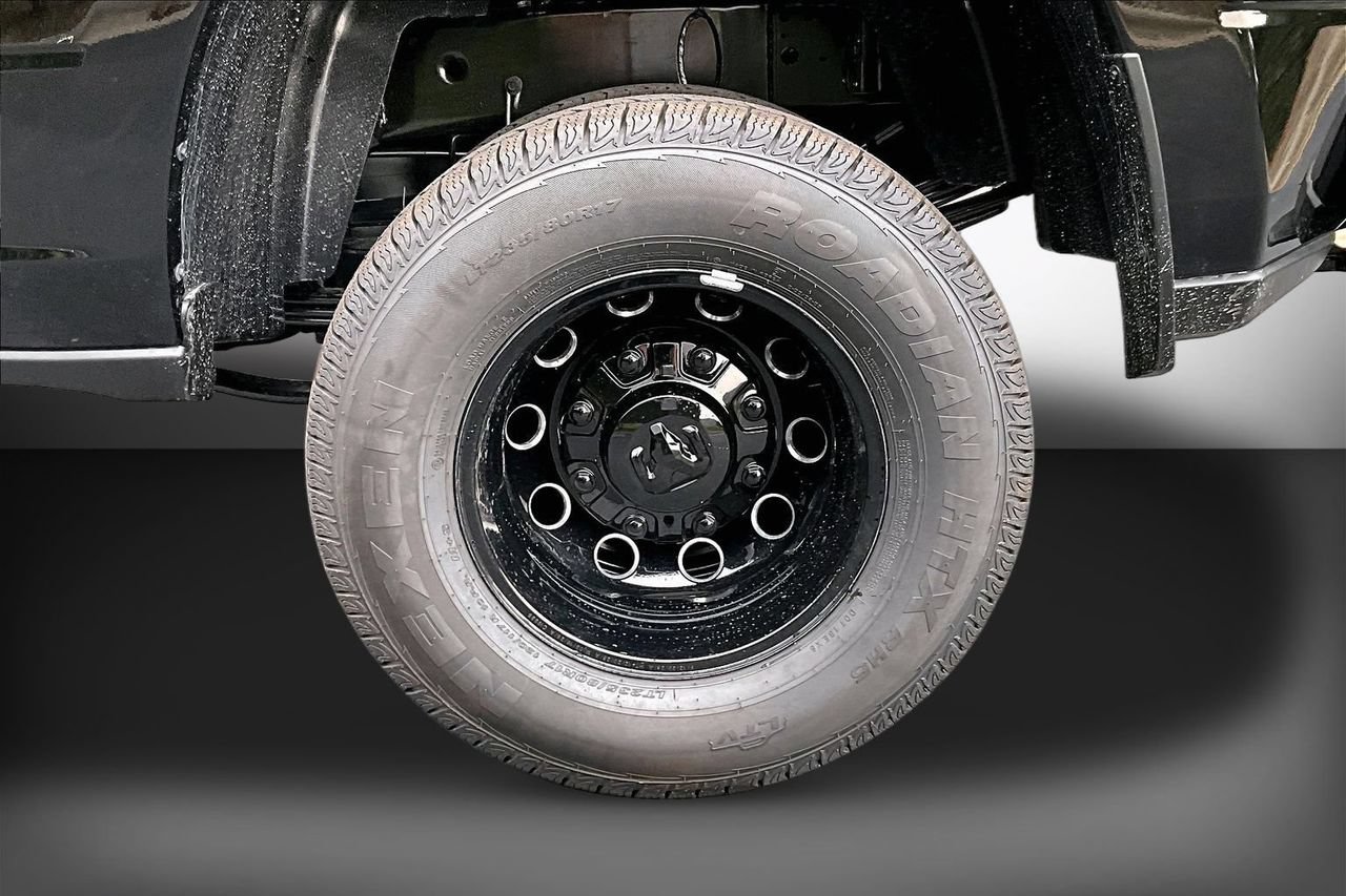 New 2026 RAM 3500 Big Horn AWD/4WD image 29