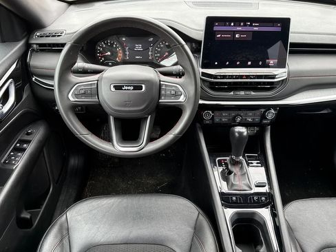 Used 2024 Jeep Compass Trailhawk image 9