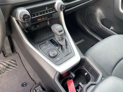 Used 2022 Toyota RAV4 XLE image 23