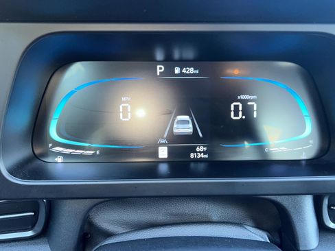 Certified 2025 Hyundai Elantra Sport image 10