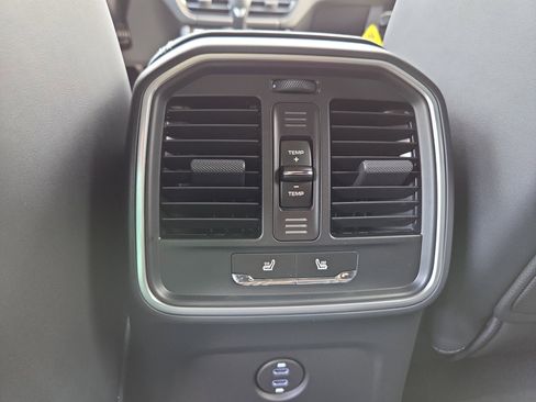 New 2025 Porsche Macan Turbo image 17