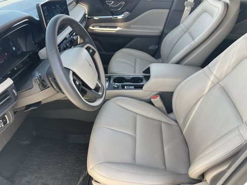 Used 2024 Lincoln Corsair FWD w/ Rear Removable Package Tray image 22