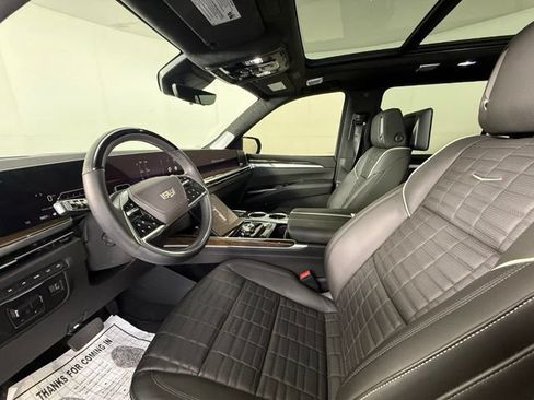 Certified 2025 Cadillac Escalade ESV Sport Platinum AWD/4WD image 16