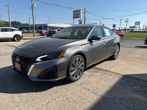 New 2025 Nissan Altima 2.5 SL image 8