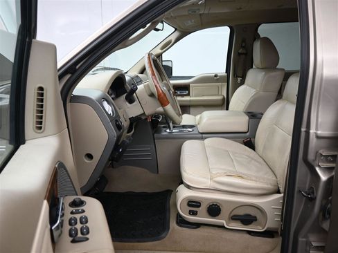 Used 2004 Ford F150 Lariat image 11