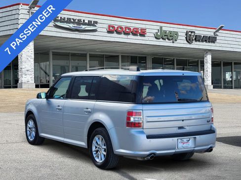Used 2019 Ford Flex SE image 4