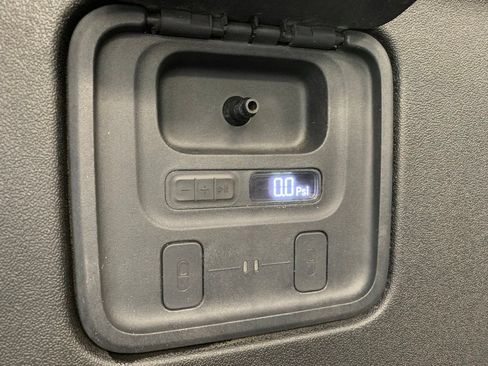 Used 2024 Rivian R1T Adventure AWD/4WD image 10