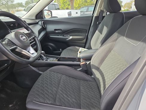 Used 2022 Nissan Kicks SV image 12