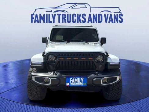 Used 2019 Jeep Wrangler Unlimited Sahara AWD/4WD image 8