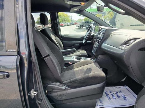 Used 2014 Dodge Grand Caravan SXT w/ UConnect Hands-Free Group image 17
