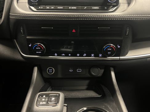 Used 2023 Nissan Rogue S image 20