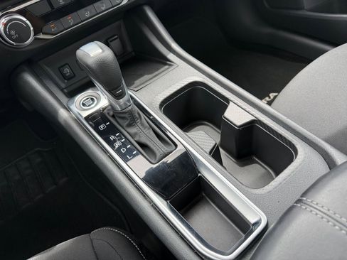 Used 2025 Nissan Sentra SV FWD image 41