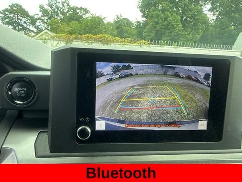 Used 2024 Toyota Tacoma SR5 AWD/4WD image 5