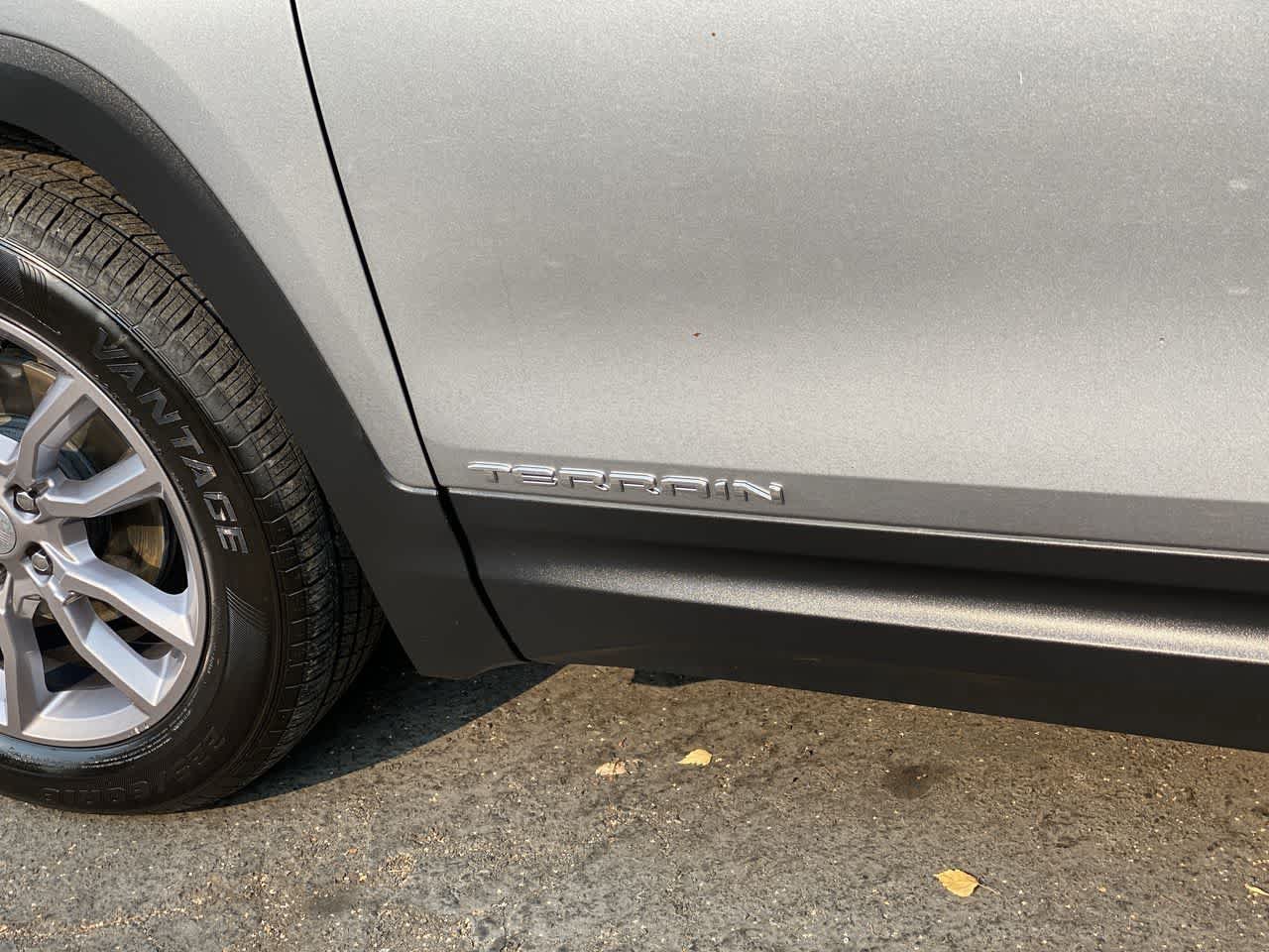 Used 2024 GMC Terrain SLT AWD/4WD image 10