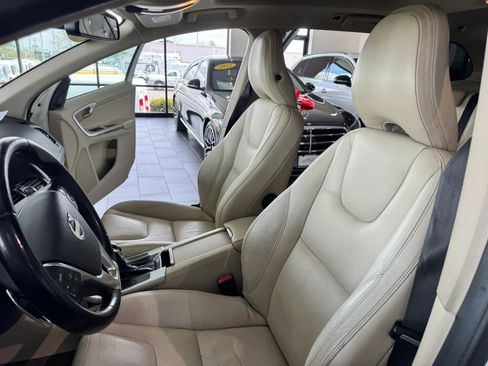 Used 2014 Volvo XC60 T6 image 10