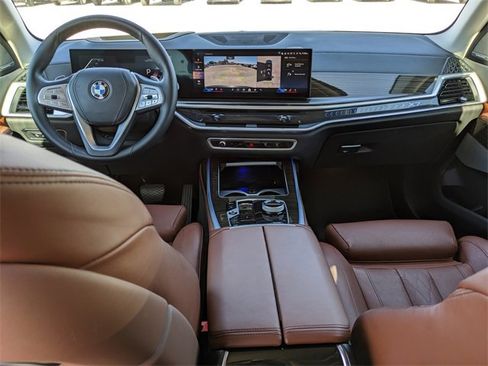 Used 2024 BMW X7 xDrive40i w/ Executive Package image 16