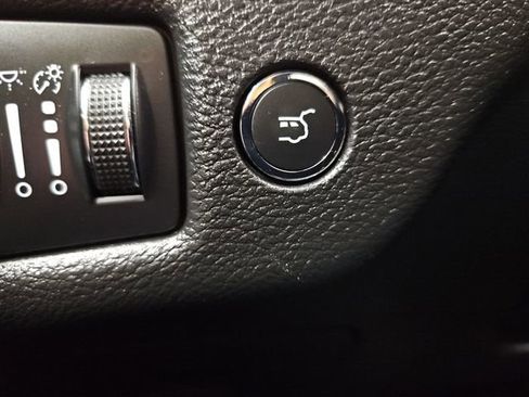 Used 2021 Jeep Cherokee Latitude Lux w/ Comfort/Convenience Group image 48