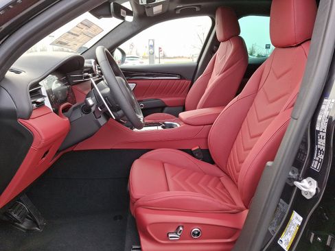 New 2025 Maserati Grecale Modena image 8