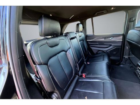 Used 2024 Jeep Grand Cherokee Limited AWD/4WD image 24