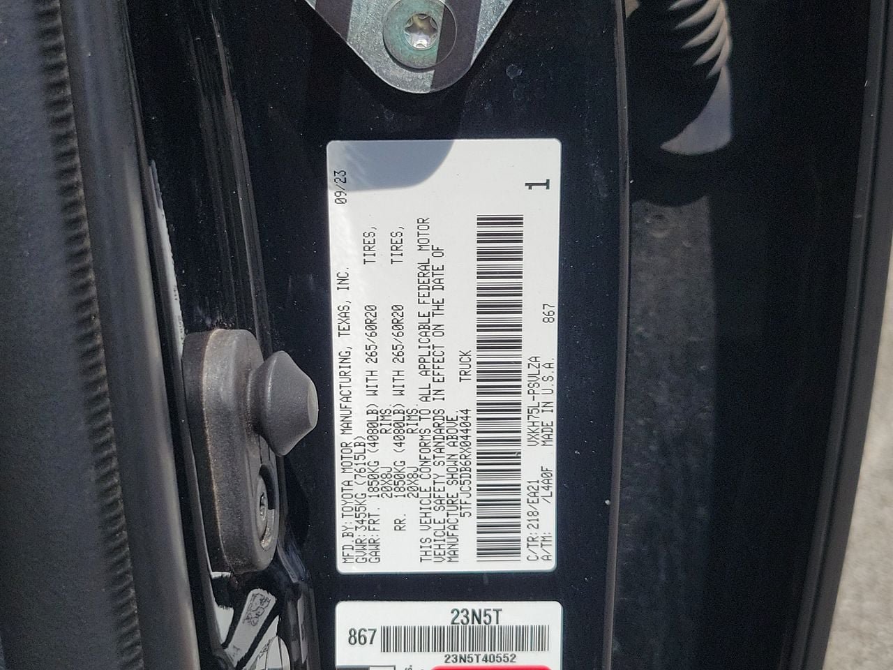 Used 2024 Toyota Tundra Limited AWD/4WD image 32