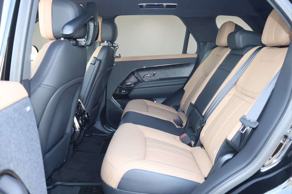 New 2026 Land Rover Range Rover Sport Dynamic SE AWD/4WD image 12