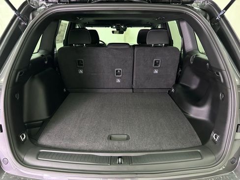 New 2025 Jeep Grand Cherokee Laredo X image 11