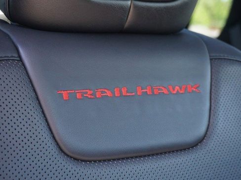 Used 2021 Jeep Cherokee Trailhawk AWD/4WD image 33