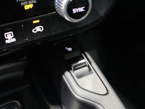 Used 2025 Kia Telluride S AWD/4WD image 35