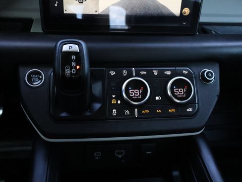 Used 2020 Land Rover Defender 110 HSE AWD/4WD image 23